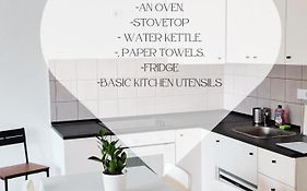 Matyas Corner Apartments Green Square Apartment